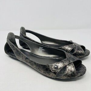 Attention Womens Size 8 Faux Leather Snakeskin Slip On Casual Shoes in Silver S5